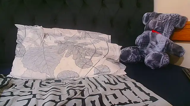 SexyPureFire001 webcam