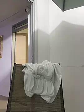 Luna_bigtitss777 webcam