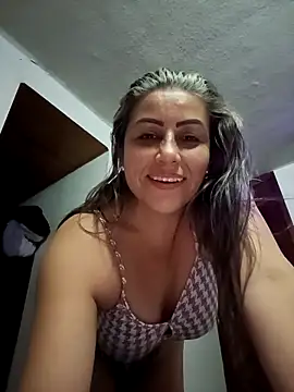 Webcam Model (maynor_1998)  is live.Free join now!