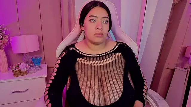 MollyBigBoobs12 webcam