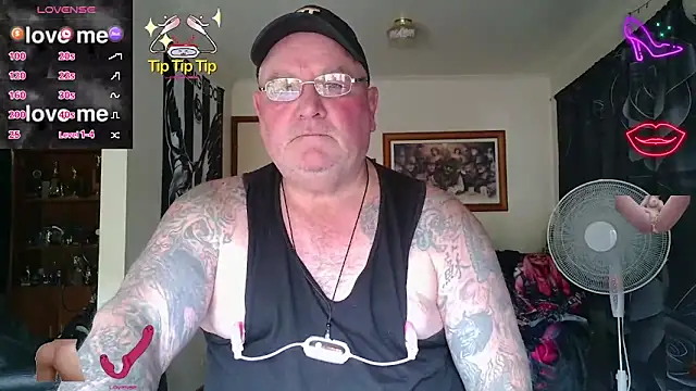 KINKYBLUEYES69 webcam