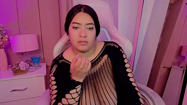 MollyBigBoobs12 webcam