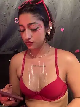 LilithMonette webcam