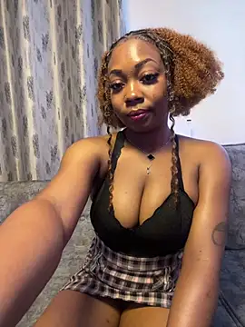 cocoluvx from StripChat is Freechat