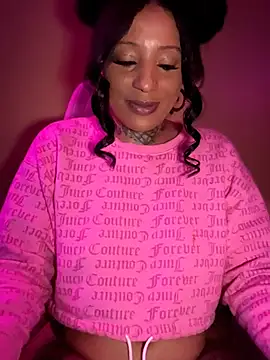 CrownedNyaries webcam