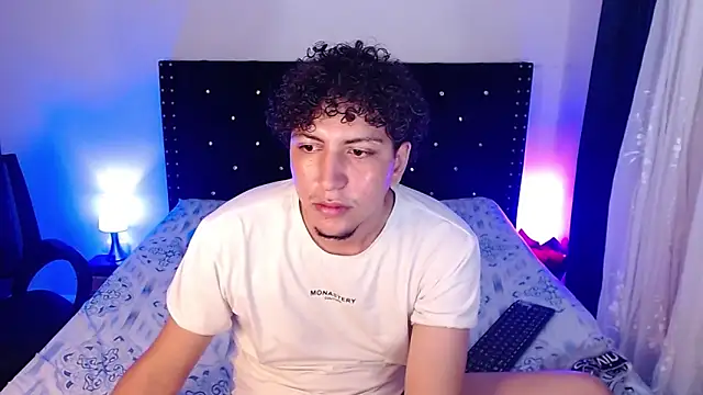 Aaron_Mackenzy webcam