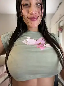 emmily_19 (F young) - NAKED AND BIGG SQUIRTTT