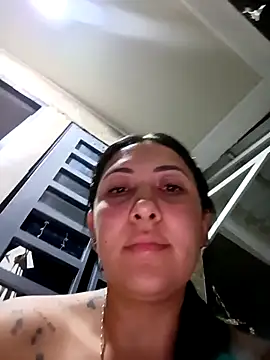 you-kitty2025 - You-kitty2025's free webcam