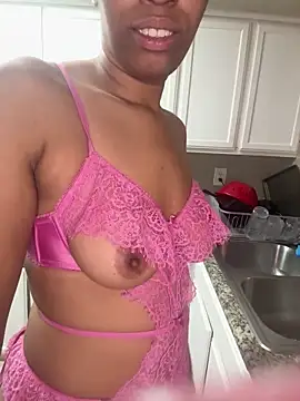 YeahhhitsBreezy webcam