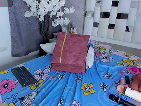 Mariam_Rossee webcam