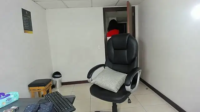 Aisha_hotts777 webcam