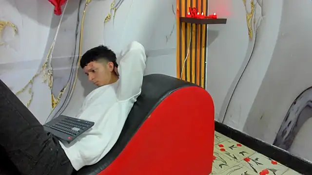 Straight_Guy22 webcam