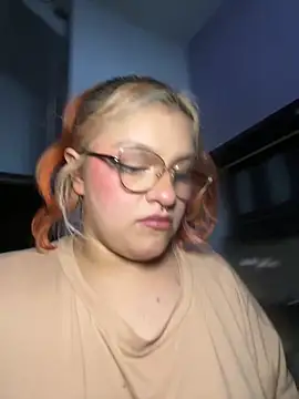 Sophia_Weest99 webcam