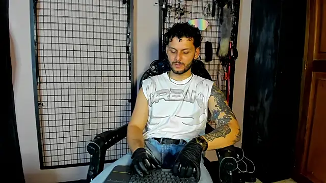 Twisted_Fantasy webcam