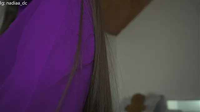 Nadiaa_ webcam