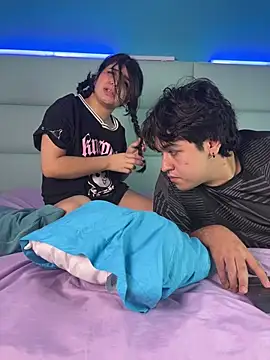 EmilyAndAndrew webcam