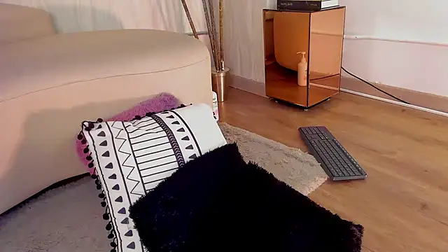 charlotte__08 - Charlotte__08's free webcam - UK Sex Cams