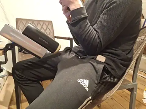 ShyGuyWannaTry webcam