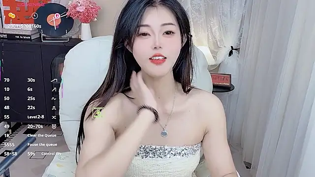 美女CeeKie在线直播