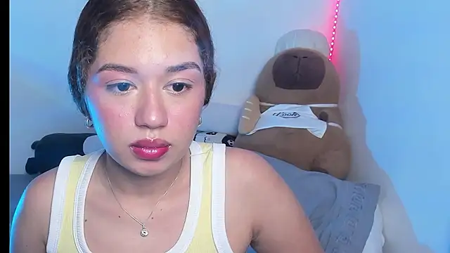 Scarlett_Browns webcam