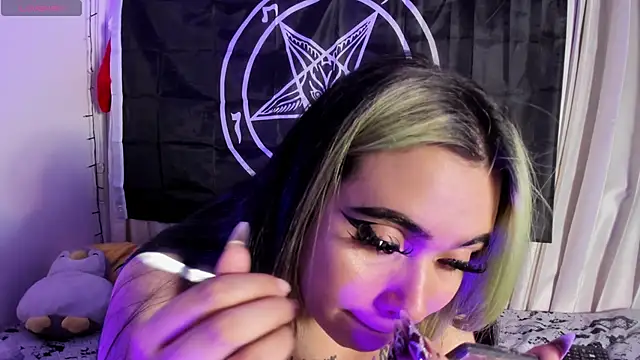 Lilith_Zenith_ webcam