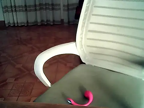 FallsForHerSmile webcam