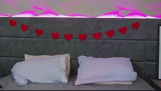 -leilapassion- - -LeilaPassion-'s free webcam - UK Sex Cams