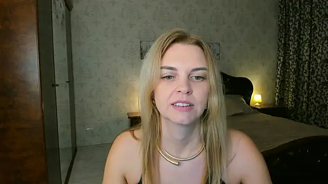 lunaflinn - LunaFlinn's free webcam - UK Sex Cams