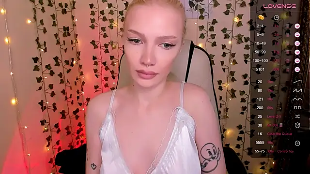 AnyaTaylor_ webcam