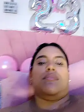 victoria_roussee webcam