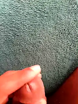 Naughtyboyz063 webcam