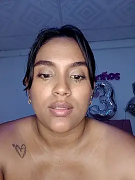 victoria_roussee webcam