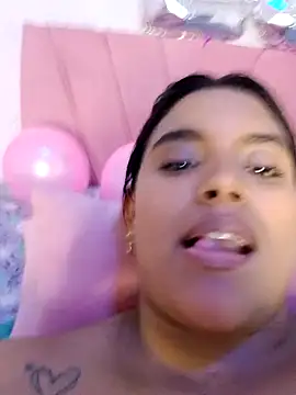 victoria_roussee webcam