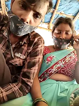 Indiandesicouple155 webcam