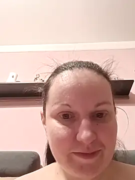 BustyLadyAlma webcam