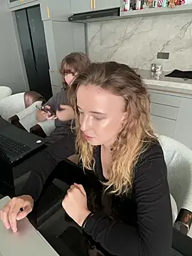 nura_n_sarah - Nura_n_Sarah's free webcam - UK Sex Cams