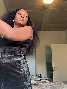 Webcam Model (slimcateee) is live