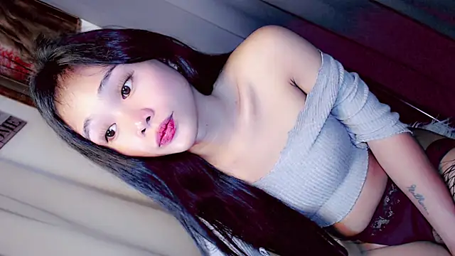 Amomentoflust99 webcam