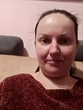 BustyLadyAlma webcam