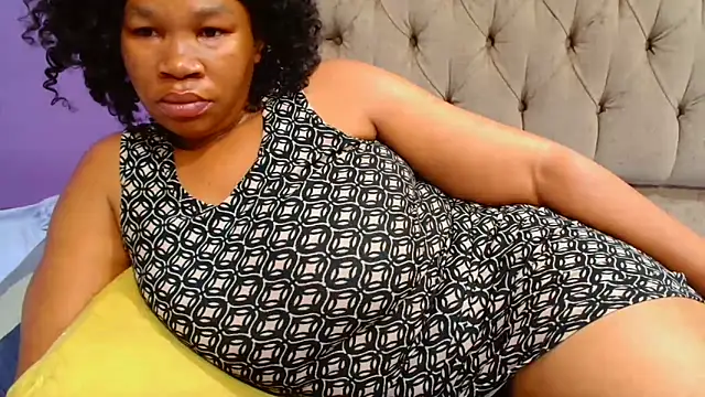 YELLOWBUSTYMELLONS webcam