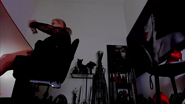 MistressDemi webcam