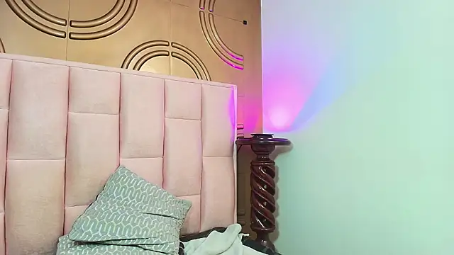 valeriaa19 - Valeriaa19's free webcam - UK Sex Cams