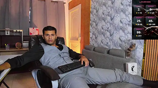 hideintheoffice - Hideintheoffice's free webcam - UK Sex Cams