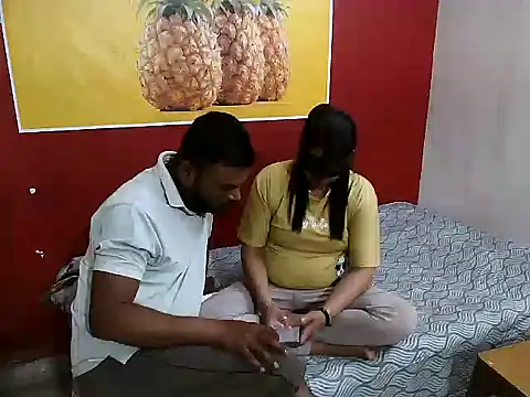 lovelycouple25 - Lovelycouple25's free webcam - UK Sex Cams