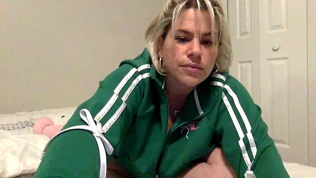 toomuchofafreak webcam