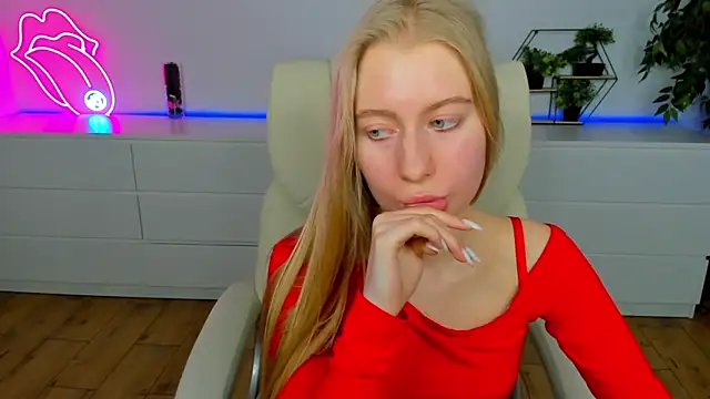 Alina_Blonde webcam