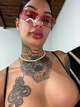 Zaratattoox webcam