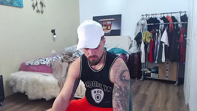 tiberius_hunk - Tiberius_hunk's free webcam - UK Sex Cams