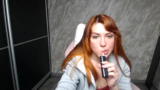Reginasmilee webcam