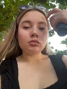 vinerasweet (F young) - 17 spanks on the butt